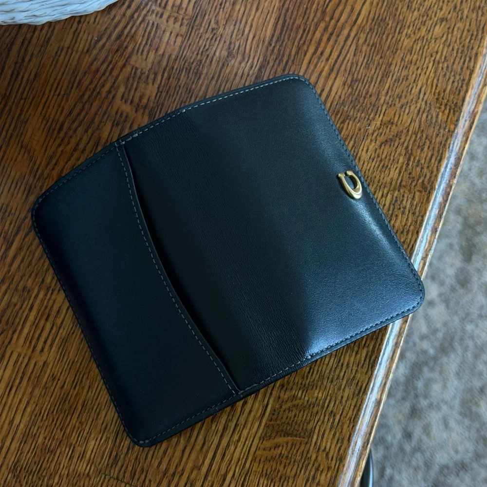 Coach Essential Slim Card Case Black/Brass - Picture 9 of 10